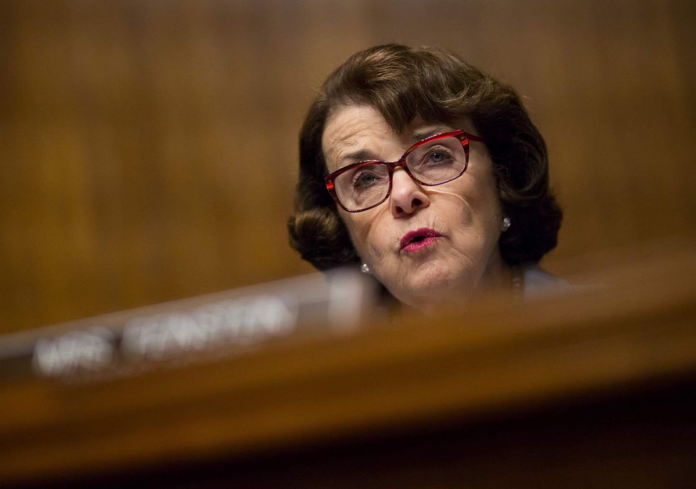 Dianne Feinstein reveals FBI paid $900,000 to hack San Bernardino killer's phone