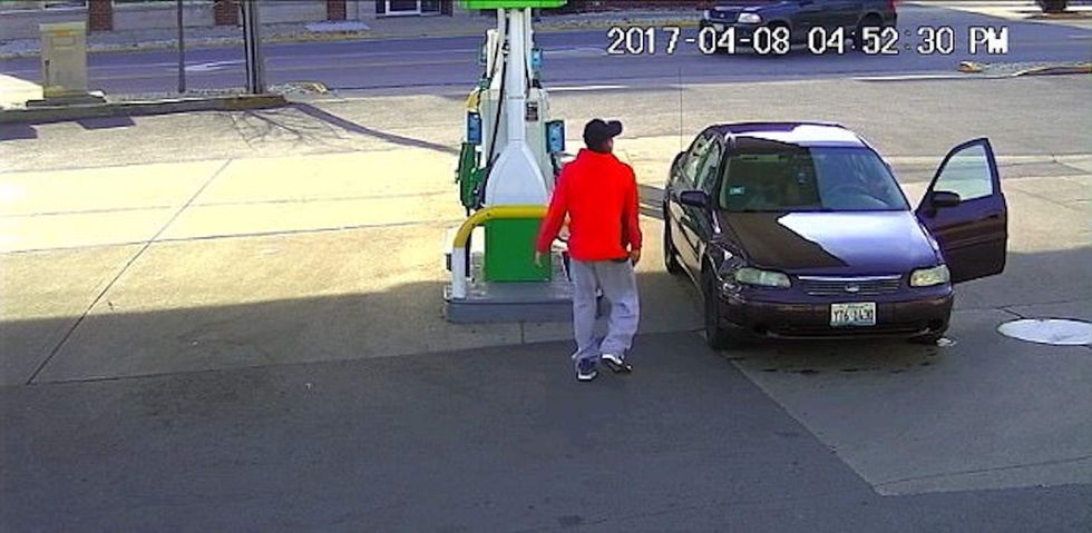 Gun owner turns tables on gas station robber, won't face charges