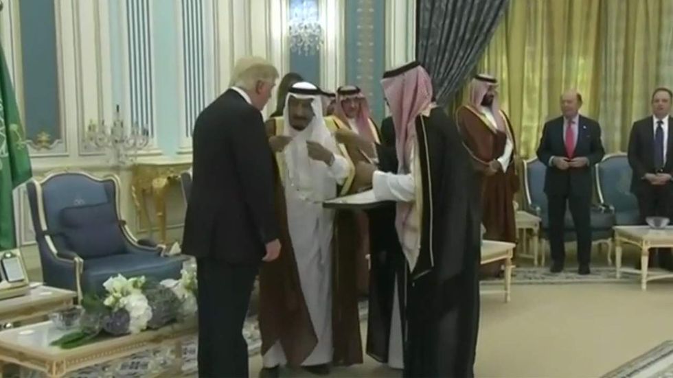 Did Trump bow to Saudi king? Liberals say this video proves it