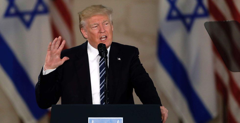 Los Angeles Times op-ed explains how to cast a 'binding' spell on Donald Trump