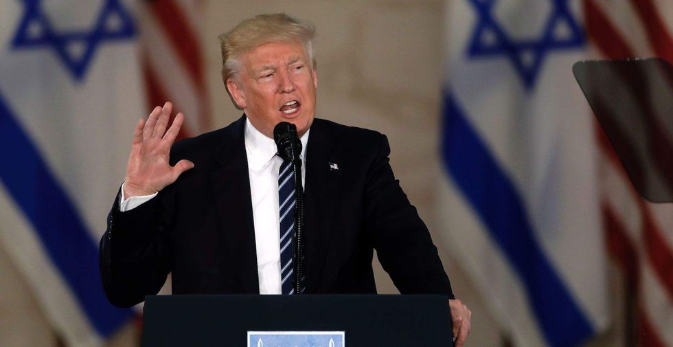 Los Angeles Times op-ed explains how to cast a 'binding' spell on Donald Trump