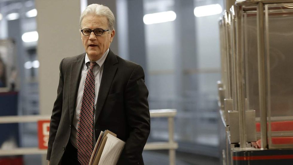 Coburn: The federal gov. isn't going to reduce its own power; that's our job