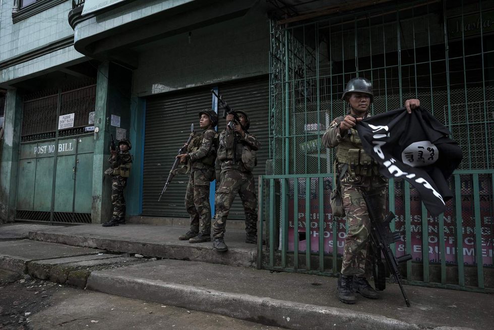Report: 70-year-old fights Abu Sayyaf member hand to hand, assisting in terrorist's death