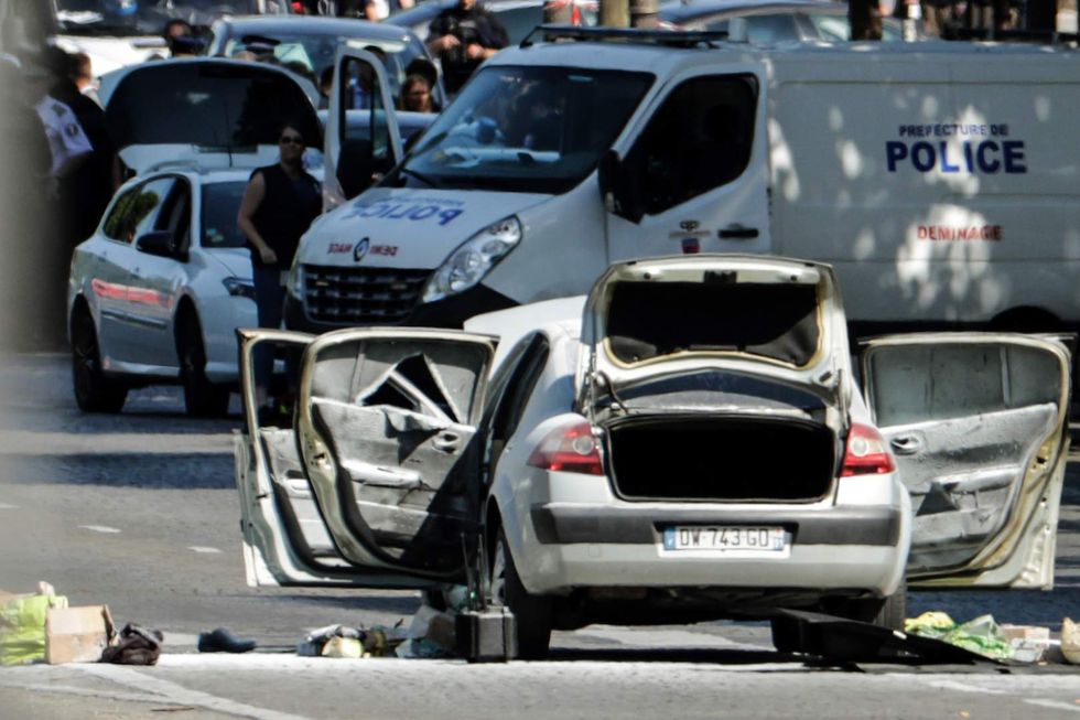 More terror in Paris? Car armed with weapons, explosives plows into police vehicle