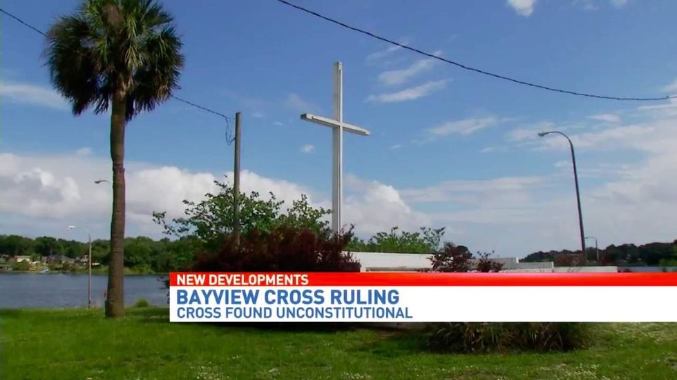 Federal judge reluctantly rules Florida cross in public park must come down