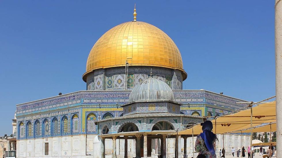 Israel removes metal detectors from Temple Mount in Jerusalem following riots