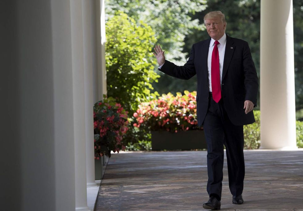 See the sketch President Trump drew that was just auctioned off for almost $30,000