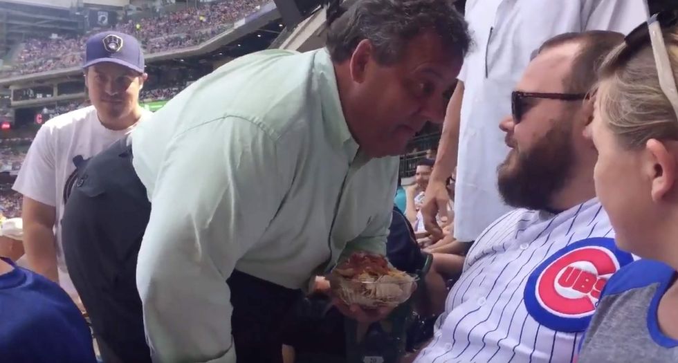 Nacho-toting Chris Christie gets in the face of a Cubs fan who heckled him at MLB game