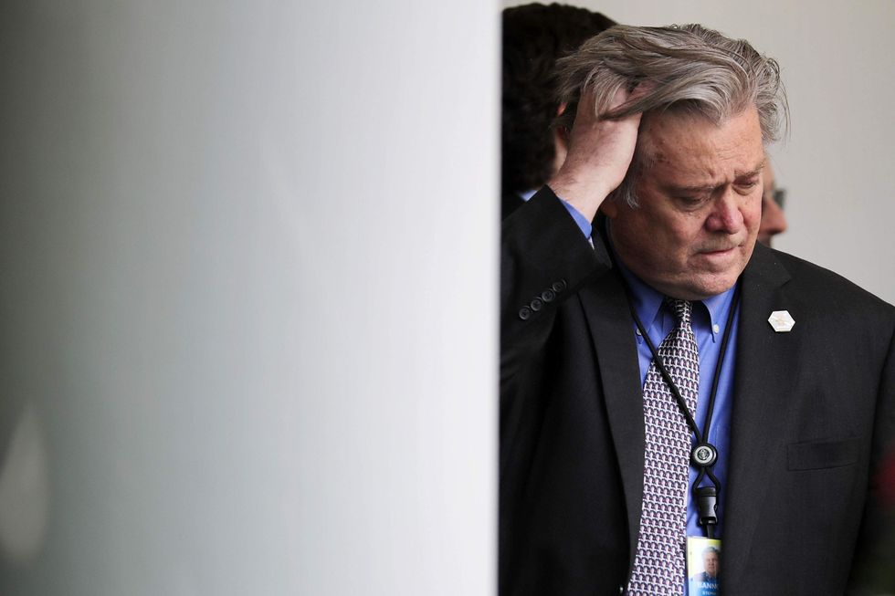Steve Bannon undermines Trump's North Korea rhetoric