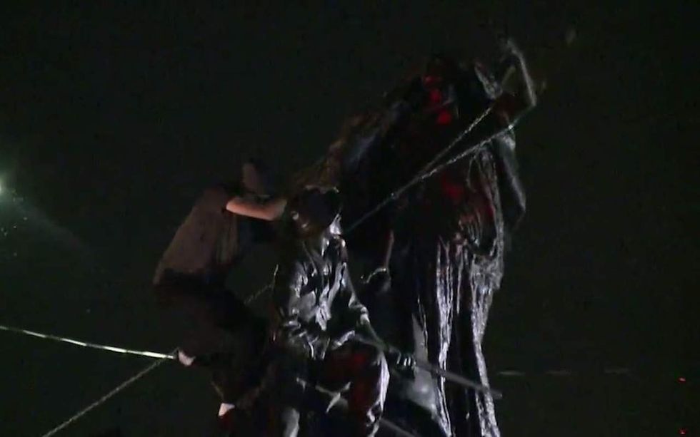 Antifa thugs deface, try toppling what they take for Confederate statue—except it's a Peace Monument