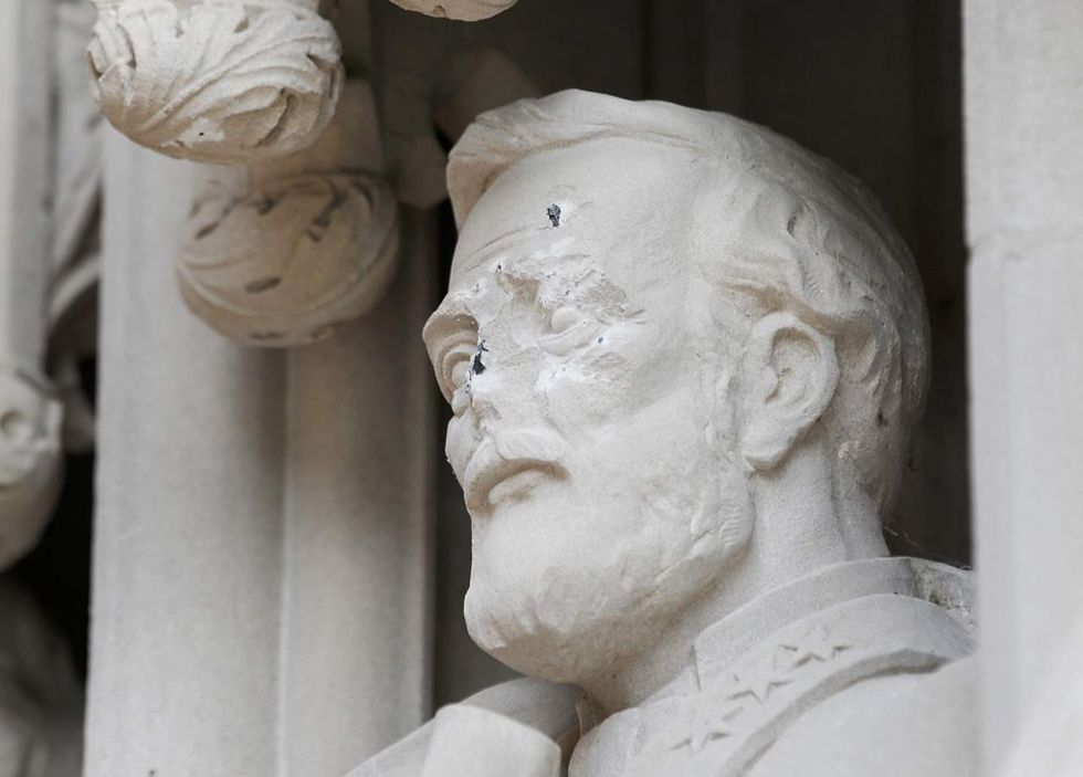 BREAKING: Duke University removes statue of Robert E. Lee following vandalism