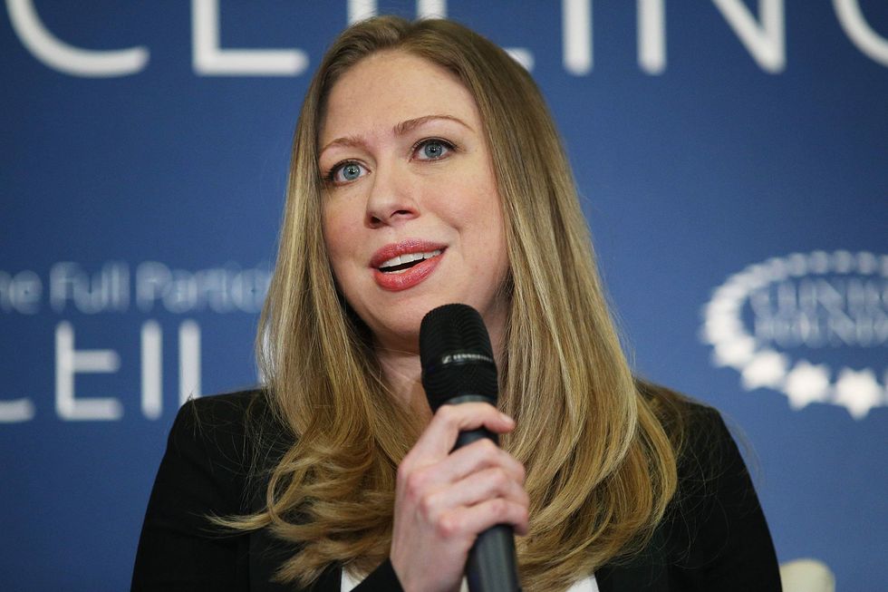 Actor James Woods absolutely crushes Chelsea Clinton with one tweet about her 'lucifer' dad