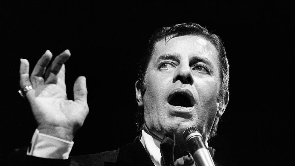Glenn pays tribute to Jerry Lewis