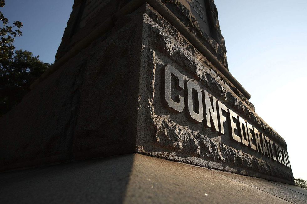 Houston man comes frighteningly close to blowing up Confederate statue