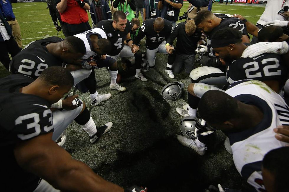 9th Circuit rules that school districts can discipline coaches who lead private prayers after games