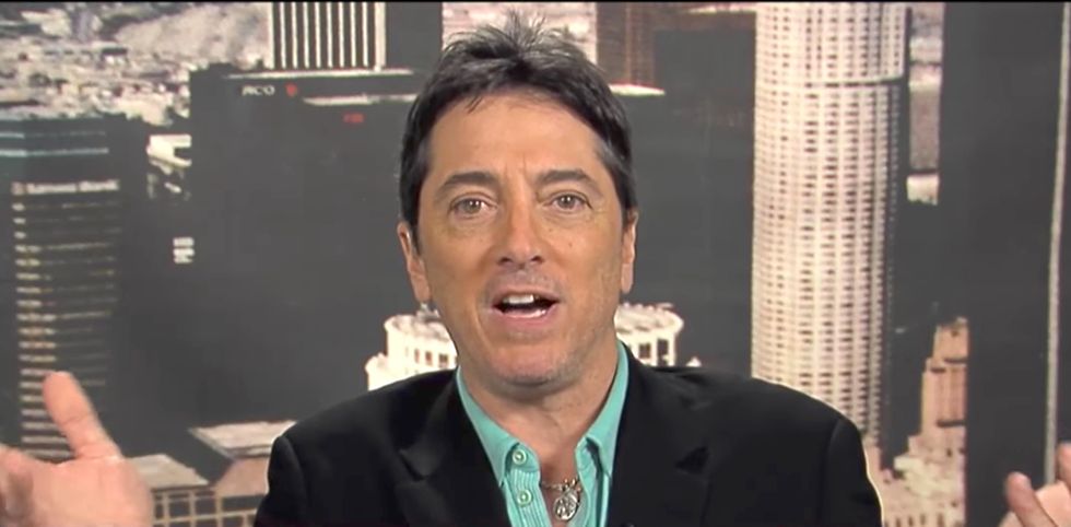 Scott Baio apologizes for tweeting conspiracy theory after victim's family responds