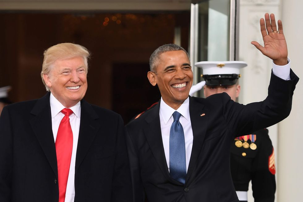 See the personal letter that Obama left to Trump in the Oval Office on Inauguration Day