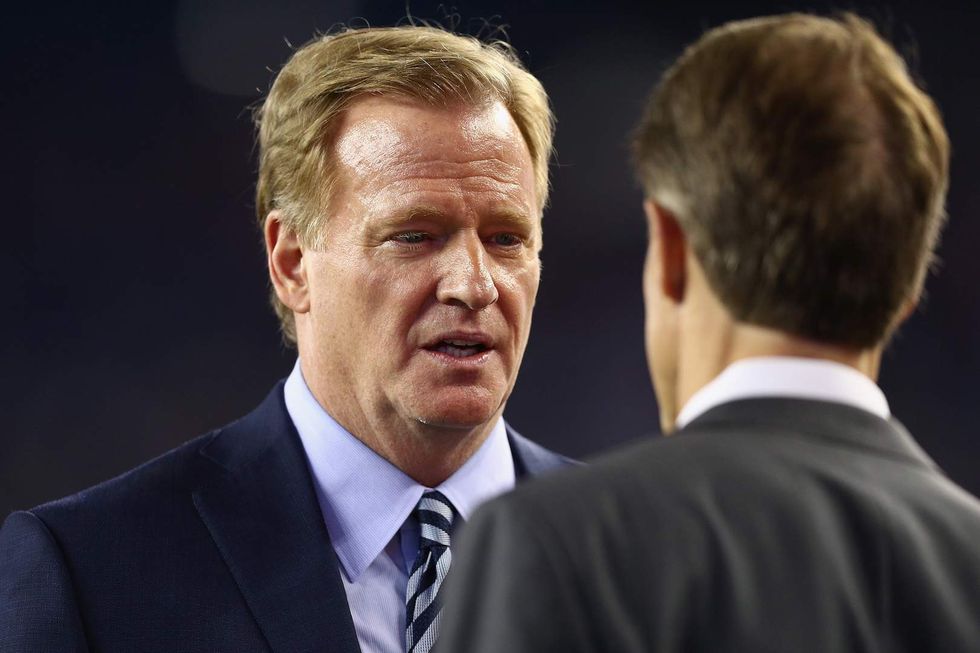 School tells students, staff they cannot wear one NFL team's attire because it's 'offensive