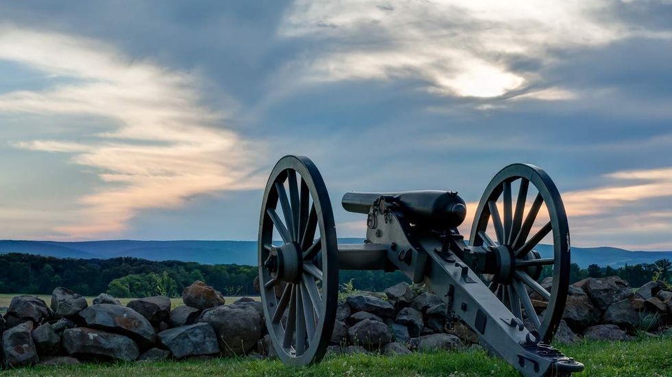 Will the rise of the 'alt-right' and the 'alt-left' lead America into a second Civil War?