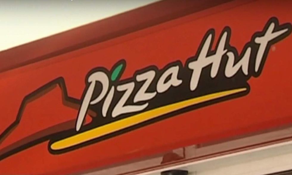 Pizza Hut manager threatens to discipline workers who evacuate too early for Hurricane Irma