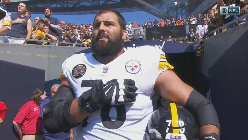 Pittsburgh Steelers stay in locker room during national anthem — then teammate takes defiant stand