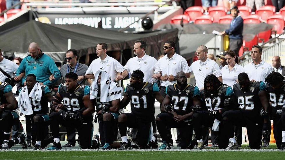 NFL players kneel for 'Star-Spangled Banner' and stand for 'God Save the Queen