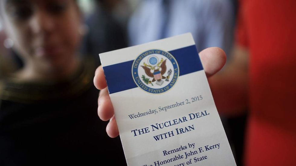 45 security experts are urging Trump to use this plan to withdraw from the Iran deal