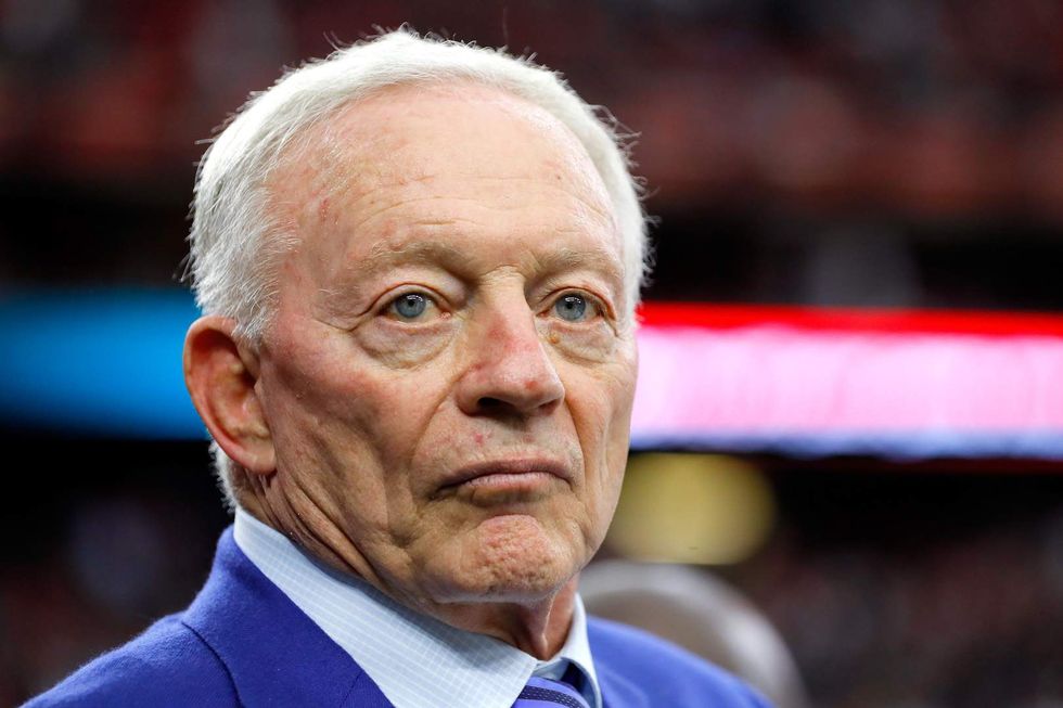 This is why a labor union is claiming Jerry Jones' anthem threats are illegal