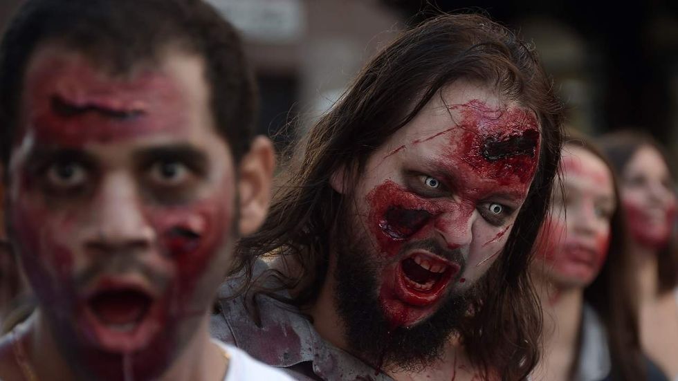 Listen: 'Fear the Walking Dead' season finale recap: Key moments and a surprising death