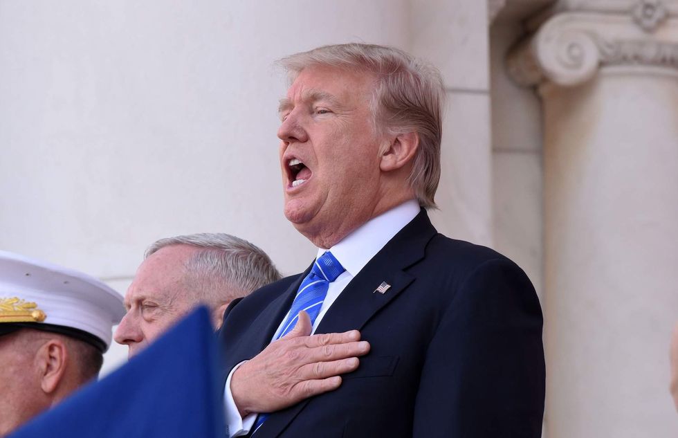 Trump asks supporters to sign 'Stand for the National Anthem' petition