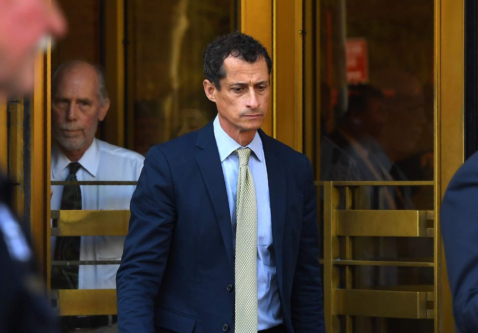 Anthony Weiner to begin prison sentence for sexting a minor