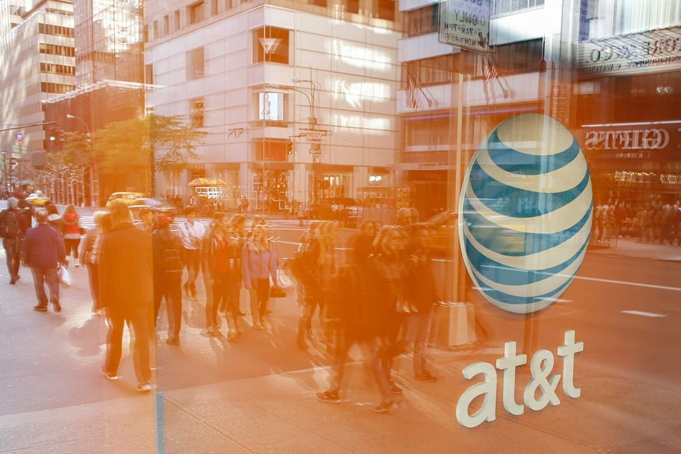 DOJ tells AT&T to sell CNN or DirectTV if it wants its $85.4 billion Time Warner purchase approved