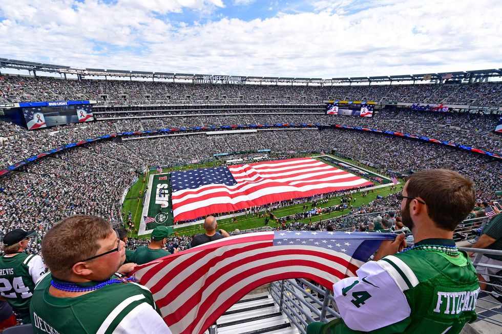 NFL players have protested the anthem all season — but see how they honored veterans this weekend