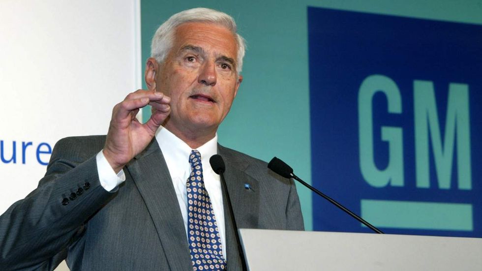 Former GM executive: People have 5 years to get their cars off the road