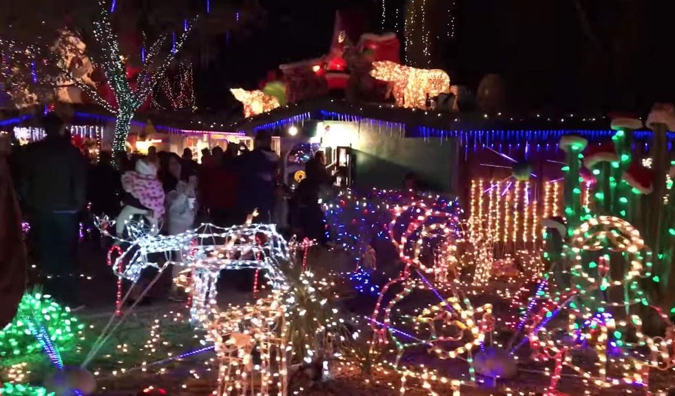 Arizona man turns off lights on his decadeslong Christmas tradition amid complaints from city