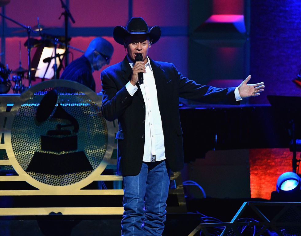 Country music star Neil McCoy debuts song mocking NFL anthem protests — and it's going viral