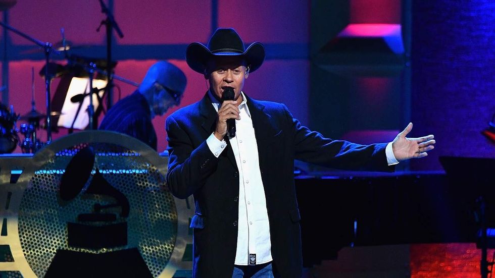 Country singer Neal McCoy's new viral song 'Take a knee, my a**' receives cheers and jeers