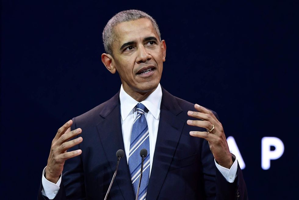 Obama targets Trump while in France, slams his administration for 'absence of leadership