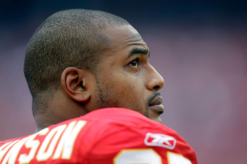 Former NFL star battles suicidal, violent urges he believes come from football brain trauma