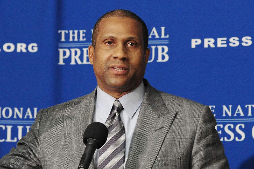 PBS host Tavis Smiley suspended for allegations of sexual misconduct. He vows to 'fight back.