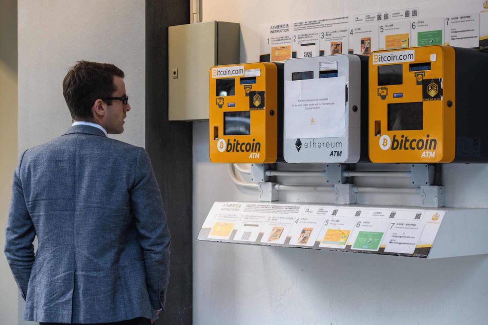 Blockchain CEO: Central banks will begin holding digital currency, including bitcoin, in 2018