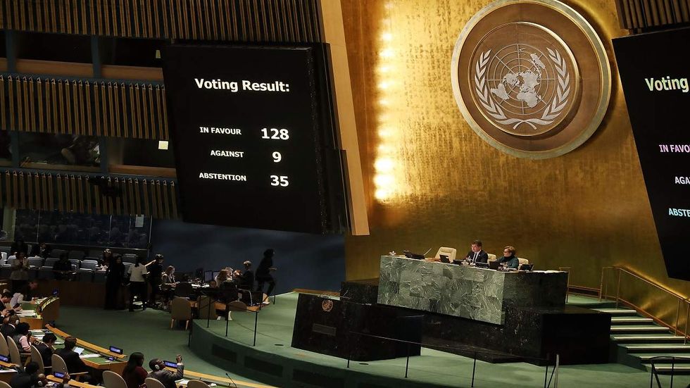 Listen: Trump threatens to cut foreign aid to UN countries that vote against Jerusalem recognition