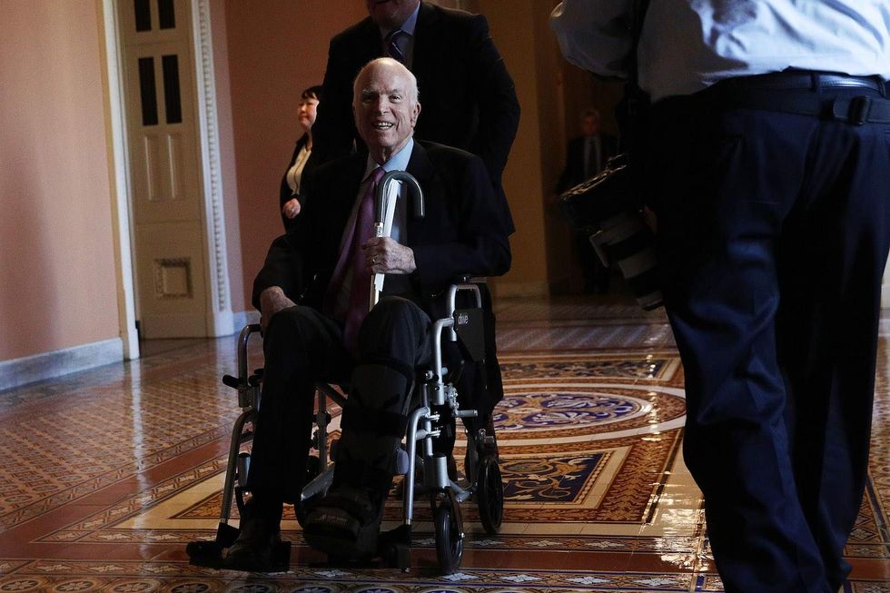 NFL star pens Christmas tribute to Sen. John McCain: 'I pray he lives another 20 years