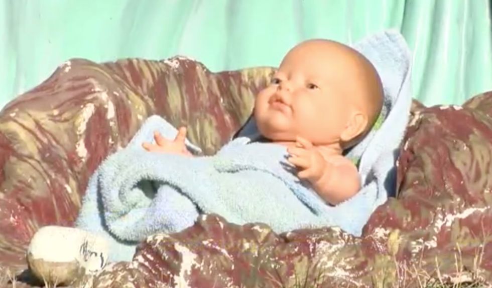 5-year-old boy replaces baby Jesus stolen from Nativity scene on New Year's Eve in Tennessee