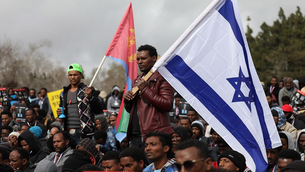ZION News: Israel tells African asylum-seekers 'leave or be thrown in jail indefinitely