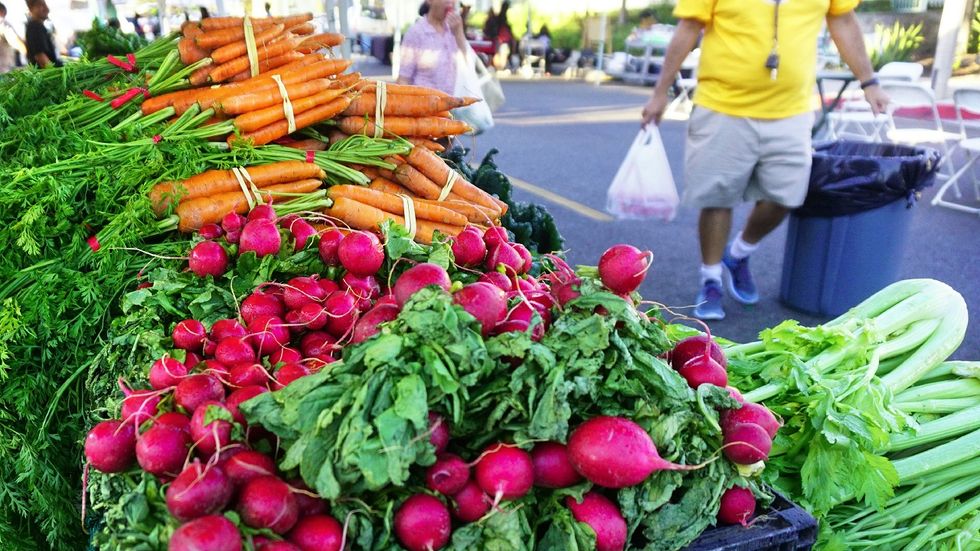 Watch: Here’s why meal kit companies like Blue Apron may be in crisis