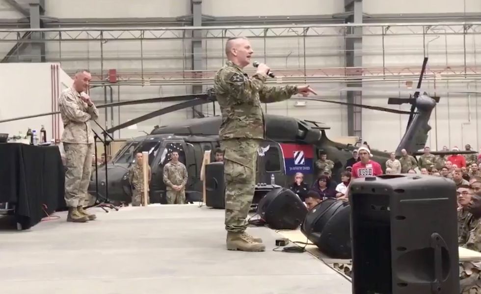 Senior Pentagon soldier posts warning to ISIS on Facebook: 'Surrender or die!