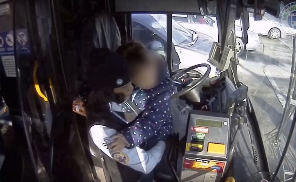 Terrified girl, 6, rushes into bus for help after mom has seizure. The driver's reaction is awesome.