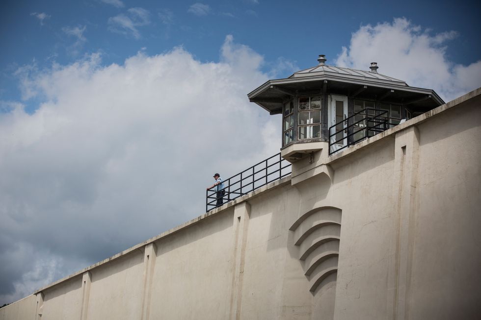 Every New York prison inmate will soon get a free tablet — here's what it's for