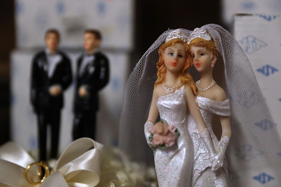 Forcing bakers to make gay wedding cakes violates free speech, California judge rules